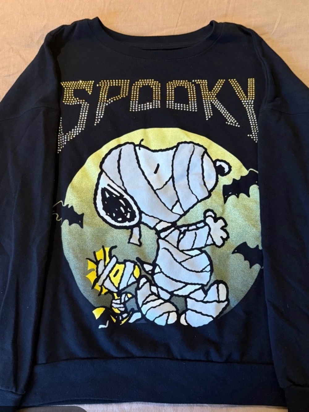 Peanuts Snoopy “Spooky' Mummy Graphic Sweatshirt - juniors XL or women’s medium - Picture 7 of 7